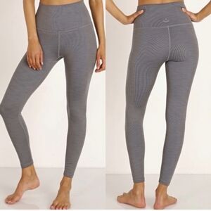 Beyond Yoga gray ribbed legging 7/8 length high rise size small